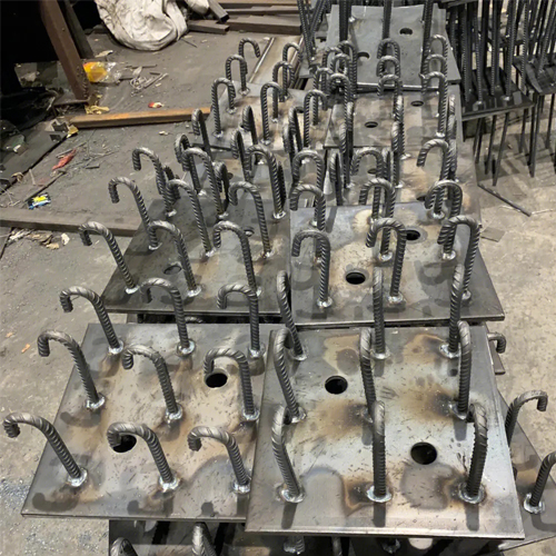 图纸中如何确定滁州预埋件的位置？